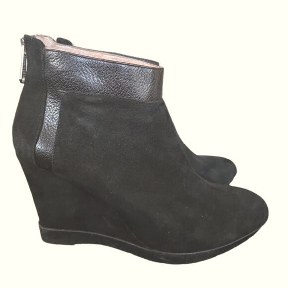 Black Suede Wedge Ankle Boots Size 8.5 Donald Pliner Chez Preppy Boho Gothic - Picture 1 of 11